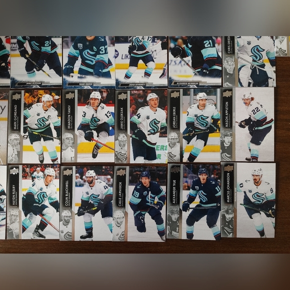 Seattle Kraken Upper Deck 26 Card Lot - Picture 4 of 5